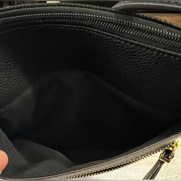 Liz Claiborne Crossbody Handbag Black Faux Pebble Leather
Shoulder Bag - EUC - Picture 9 of 16